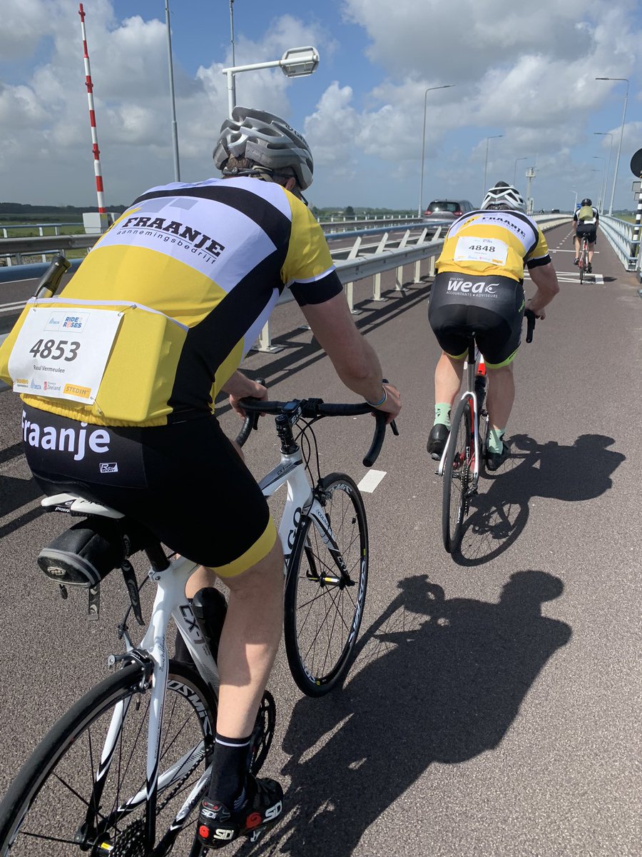 MJPvanSabben's tweet photo. Met ons #Fraanjesportteam vanmorgen de #ridefortheroses gereden https://t.co/rQA2B6J6zo