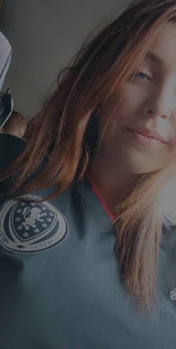 SineadMason2's tweet photo. Today is more confusing for people than when I wear my rangers top with my Irish accent 😂 #tartanarmy https://t.co/j4PDS4J4Id
