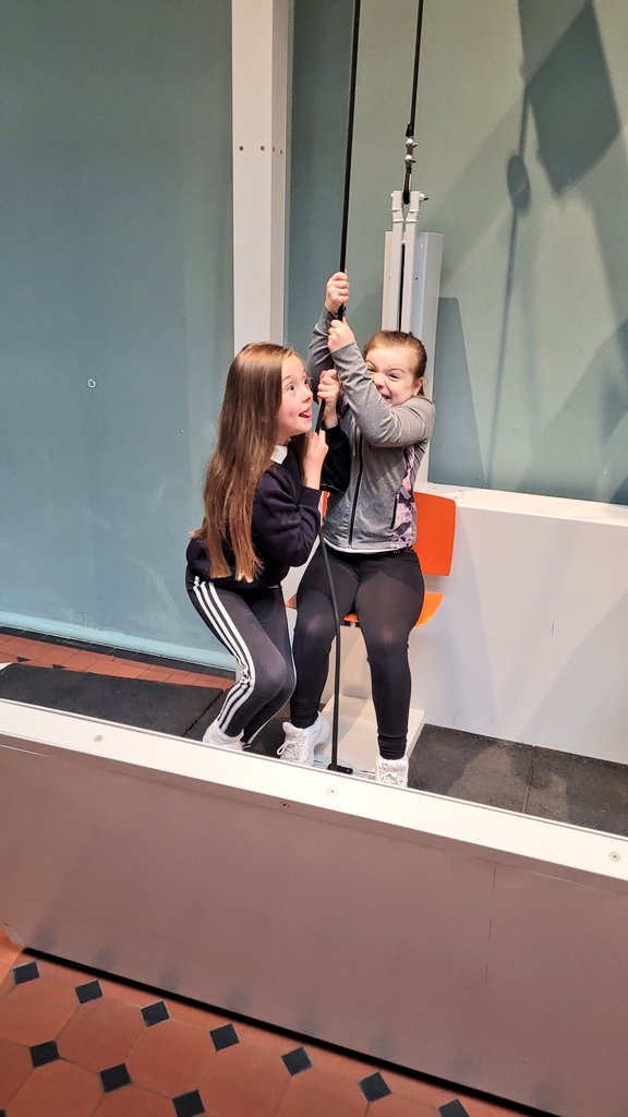 Heave, heeeeeave! Which of the 3 chairs was the easiest to pull up? #STEM <a href="/MorayP4S/">P5S Moray Primary</a> <a href="/EpMoray/">E.P 1-4 @ Moray PS</a> <a href="/MorayPS/">Moray Primary School</a>