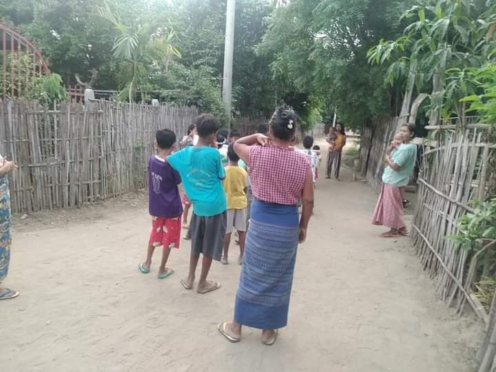 New generation youths in a village of Salingyi township led a demonstration against the murderous military dictator on the evening of June 11.

#WarCrimesOfJunta
#2022June11Coup
#WhatsHappeninglnMyanmar