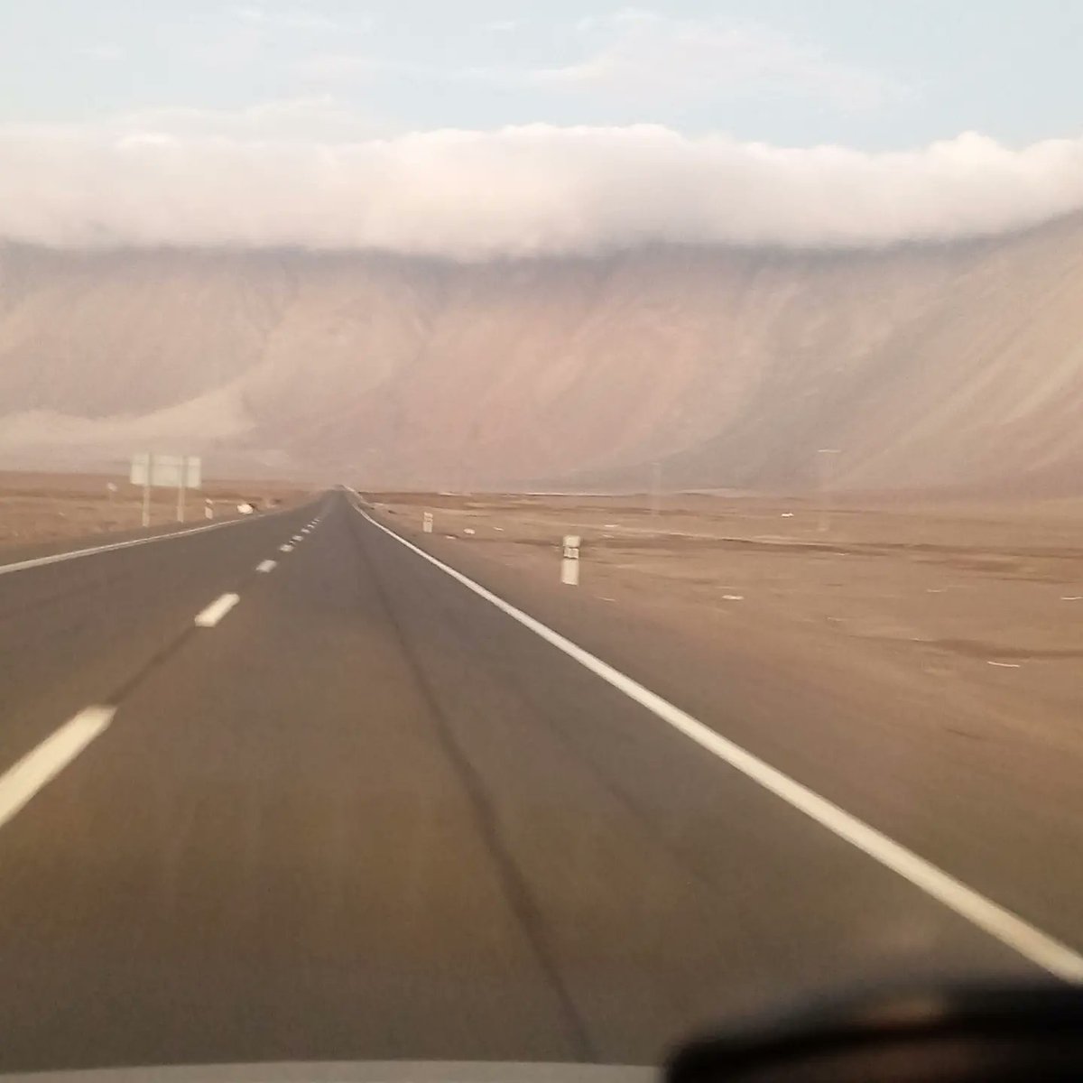 baldrickrauch's tweet photo. Despertando con una gran ola en el horizonte #sindespertador https://t.co/64TShD8IBy