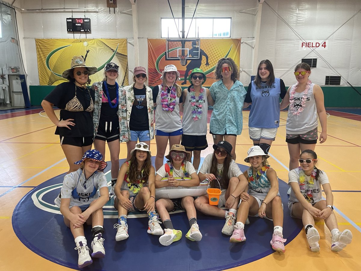 Few fun moments for the White team heading into this weekend! Had a Beach themed practice Monday… safe to say <a href="/merrybosh/">Merry Bosh</a> really went all out from the tube to the goggles! Last night had a team dinner in Albany getting ready to play today! <a href="/MAHuskies/">MA_Huskies</a>
