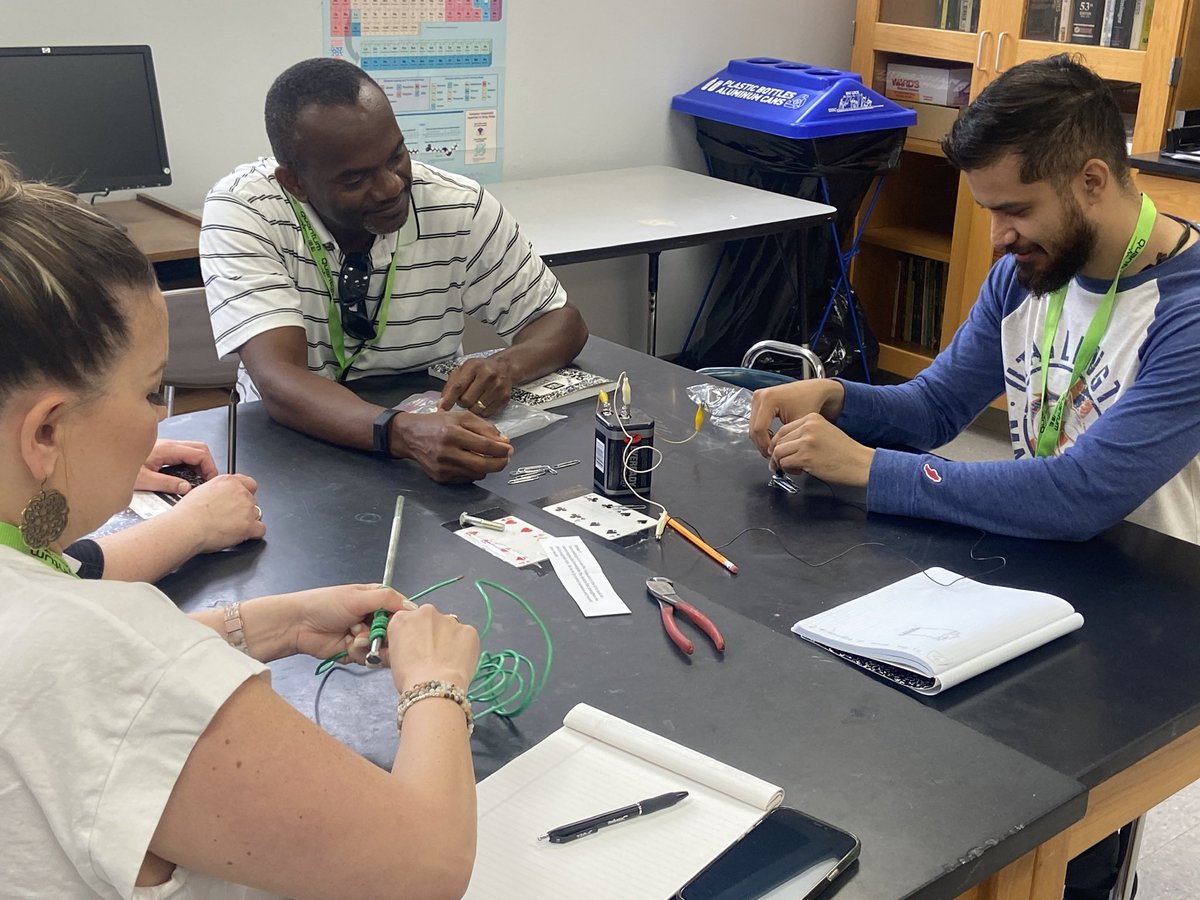Kenricmatics's tweet photo. It has been amazing working with teachers willing to do what is necessary to prepare their students for a rapidly changing future. #quantumed #iteachphysics https://t.co/5JLZiqIy9i