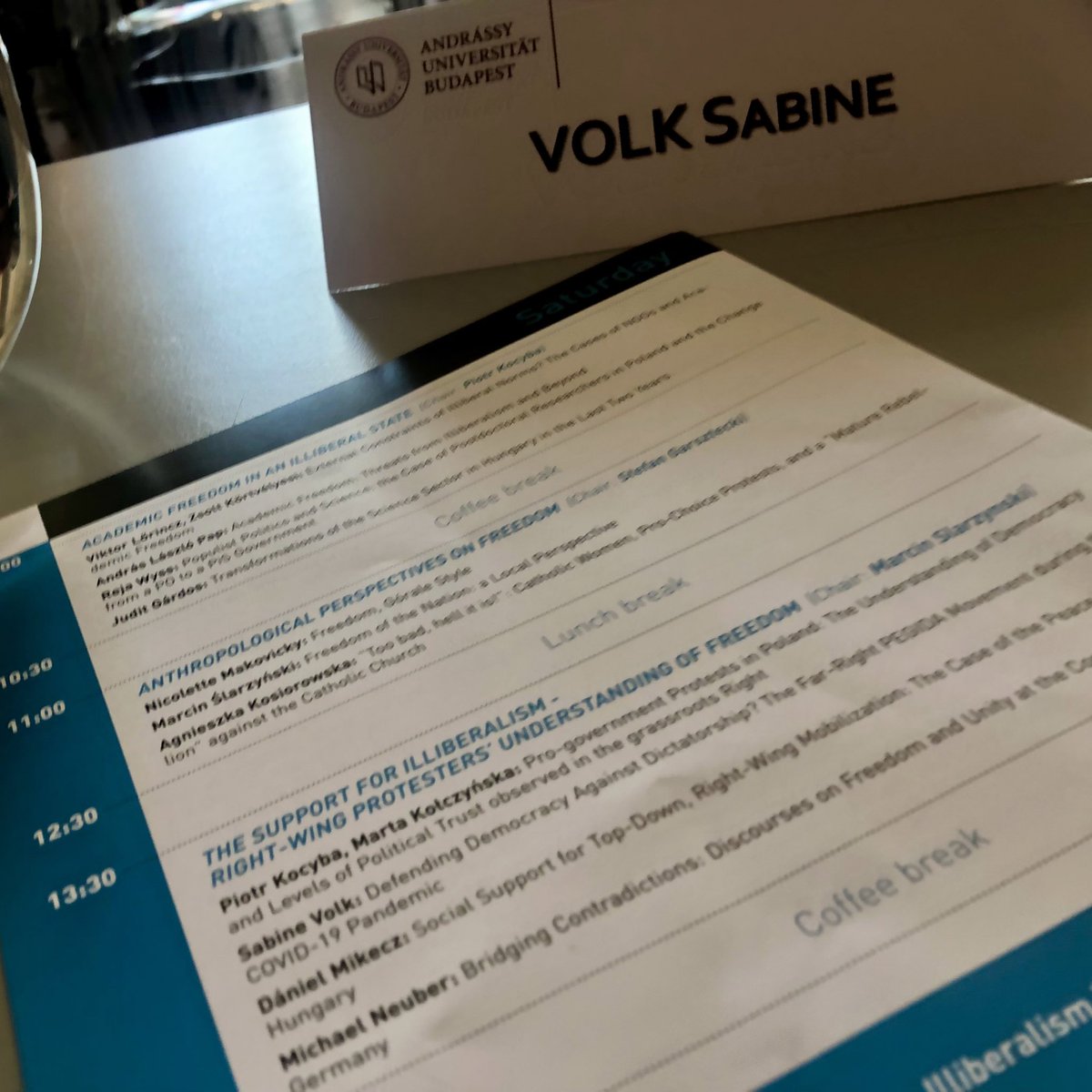 28 degrees outside &amp; hot debates on #illiberal civil society inside: Glad to have presented my <a href="/popeurope/">popeurope</a> research at “The end of freedom in CEE”-conference with thought-provoking contributions and comments by <a href="/PiotrKocyba/">Piotr Kocyba</a> <a href="/MartaKolcz/">Marta Kołczyńska</a> <a href="/_michaelneuber/">Michael Neuber</a> <a href="/melislaebens/">Melis G. Laebens</a> &amp; many others!