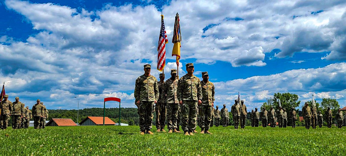 1ABCT_3ID's tweet image. 3rd BSB conducted their CoC today at @JMRCTraintoWin. 
Raider Brigade gives a heartfelt farewell to LTC Brown and his family for all their support during his command. 
Raider Brigade welcomes LTC Schade and his family to the Raider Family.
#ReadyToRoll #RaidersFirst #ROTM