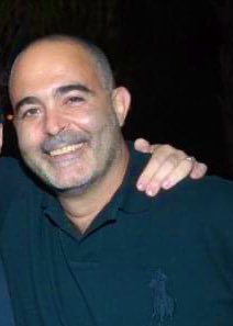 RicardoRKaram's tweet photo. الفاجعة كبيرة والدموع تبلّل الكلمات.بعد تحطّم الطائرة المروحيّة في مونت كوسنا شمالي إيطاليا، طارق طياح ومعه شادي كريدي يلتحق بزوجته هالة بعد سنتين على مقتلها إثر انفجار ٤ آب تاركاً أولاده طارق، تيا-ماريا وتمارا يدمنون المآسي والأحزان واليتم الحقيقي.طارق، صديق العمر، سلِّم 💔💔💔 https://t.co/ufCtYbDSsy