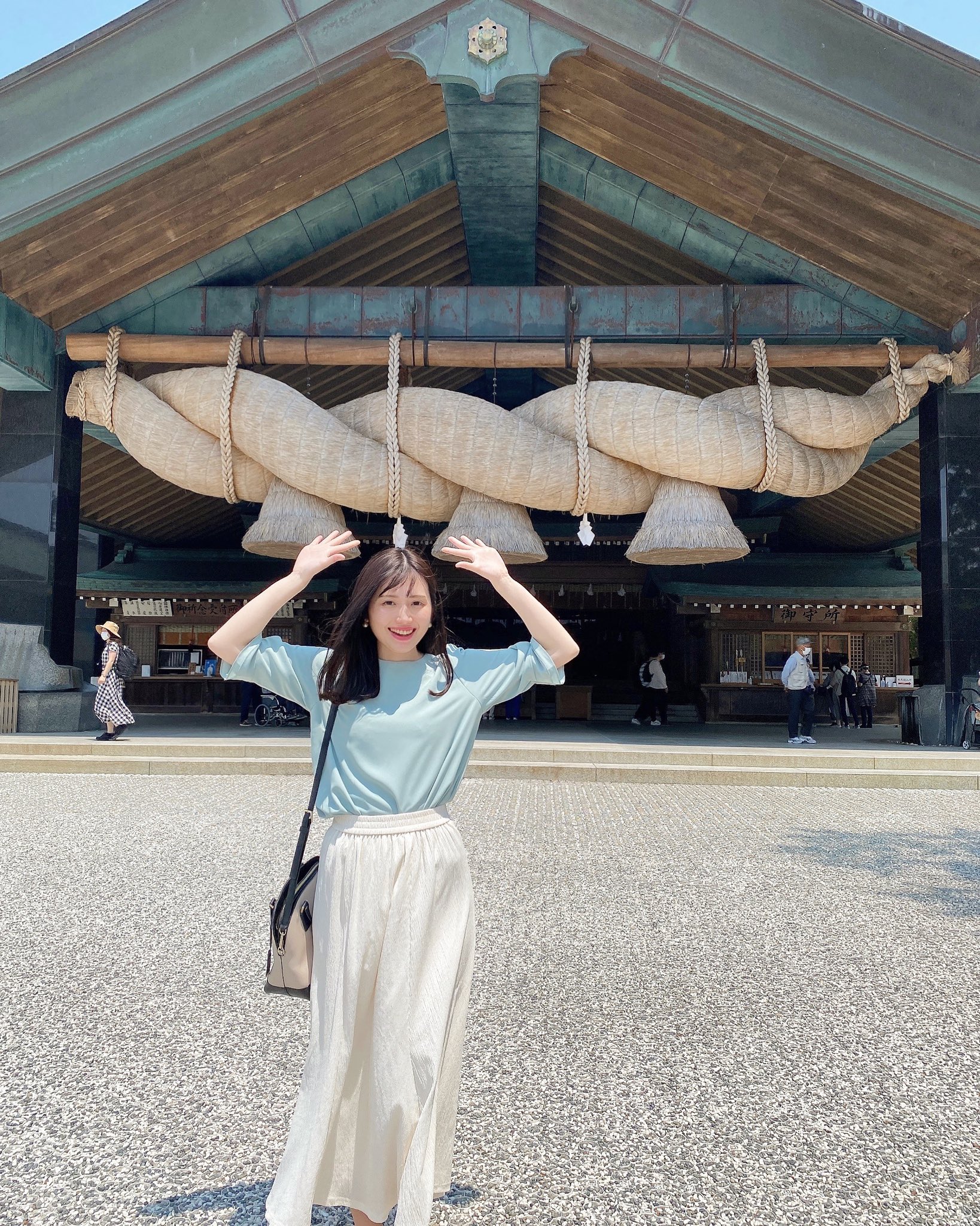 森本 茉菜 この前 初めての出雲大社に この大きなしめ縄を持ち上げてみました風写真 天気も良くて 初めての 出雲大社に感動しました 出雲大社 松江市 島根旅行 山陰 山陰観光 出雲観光 ご参拝 Histrip Japan Histrip Shimane