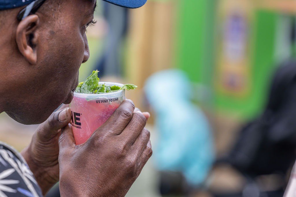 Pubinthepark_'s tweet photo. Make your way over to @greenallsgin this weekend to explore their awesome range of G&amp;Ts 🍹made from their delicious classic, award winning London Dry Gin along with great tasting, natural fruity flavours. Let us know which one's your favourite! 👀

#PITP22 #Greenalls #festival https://t.co/o1f8OtDLwd