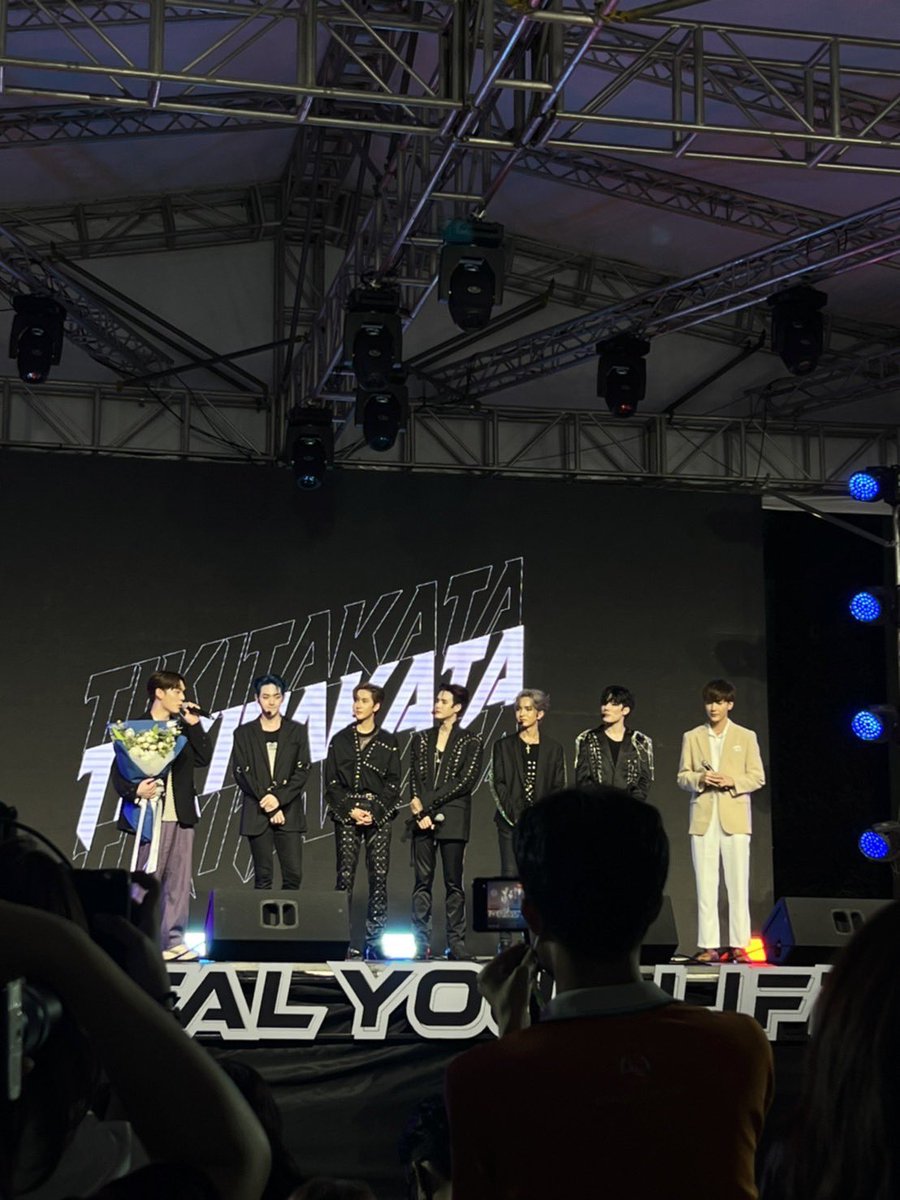 พี่คิมม่อนกับพี่คอปเตอร์มาเป็นกำลังใจให้หนุ่มๆ ELEMENT ด้วย 🤍 
#ELEMENTDEBUTSTAGE