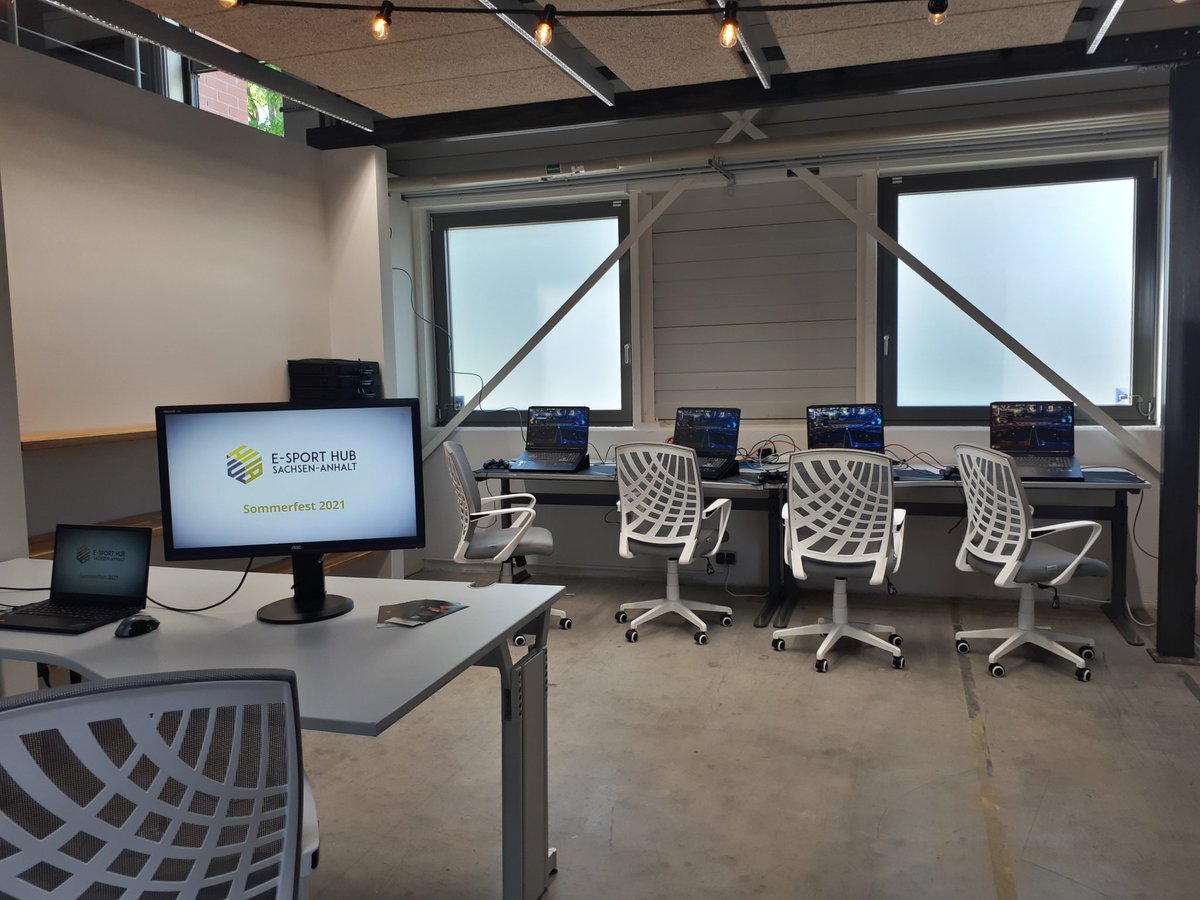 Mit dem <a href="/eSportHubLSA/">E-Sport Hub Sachsen-Anhalt</a> sind wir heute im Rahmen der Langen Nacht der Wissenschaft auf dem HIT Campus in der Ölweide zu Gast. 

Kommt gern rum 😎.