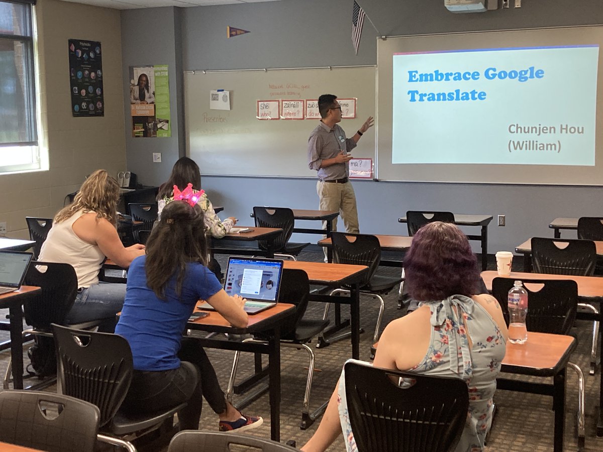 Chunjen Hou sharing about how to use Google Translate  and other tools efficiently in the classroom. #CIIA22
