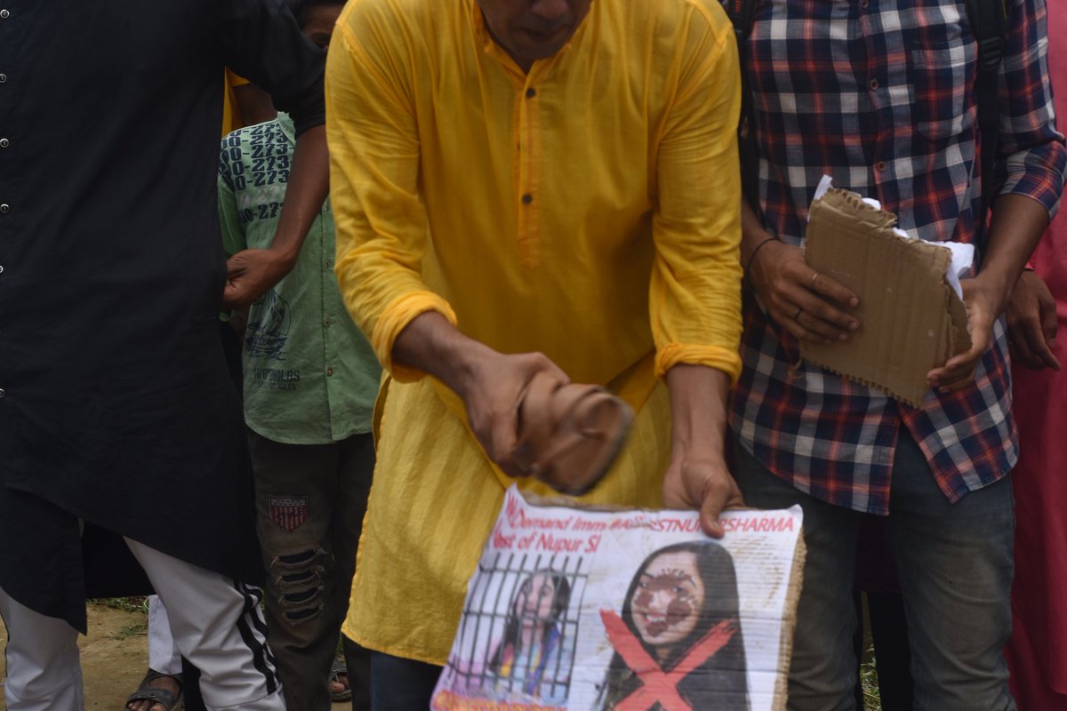 rashidahmedinc's tweet photo. Today Protest against Nupur Sharma. At Sonai Road Dhanehari point.
Organised by @sisks_cachar 
#ArrestNupurSharma 
@shujaatQuadri 
@msoofindia 
@AssamMso 
@Babar_office 
@Nasimkh87943960 
@FaisalBarbhuiya 
@MahmodHussain17 
@MojbulHoque https://t.co/0f0YuBn2RM