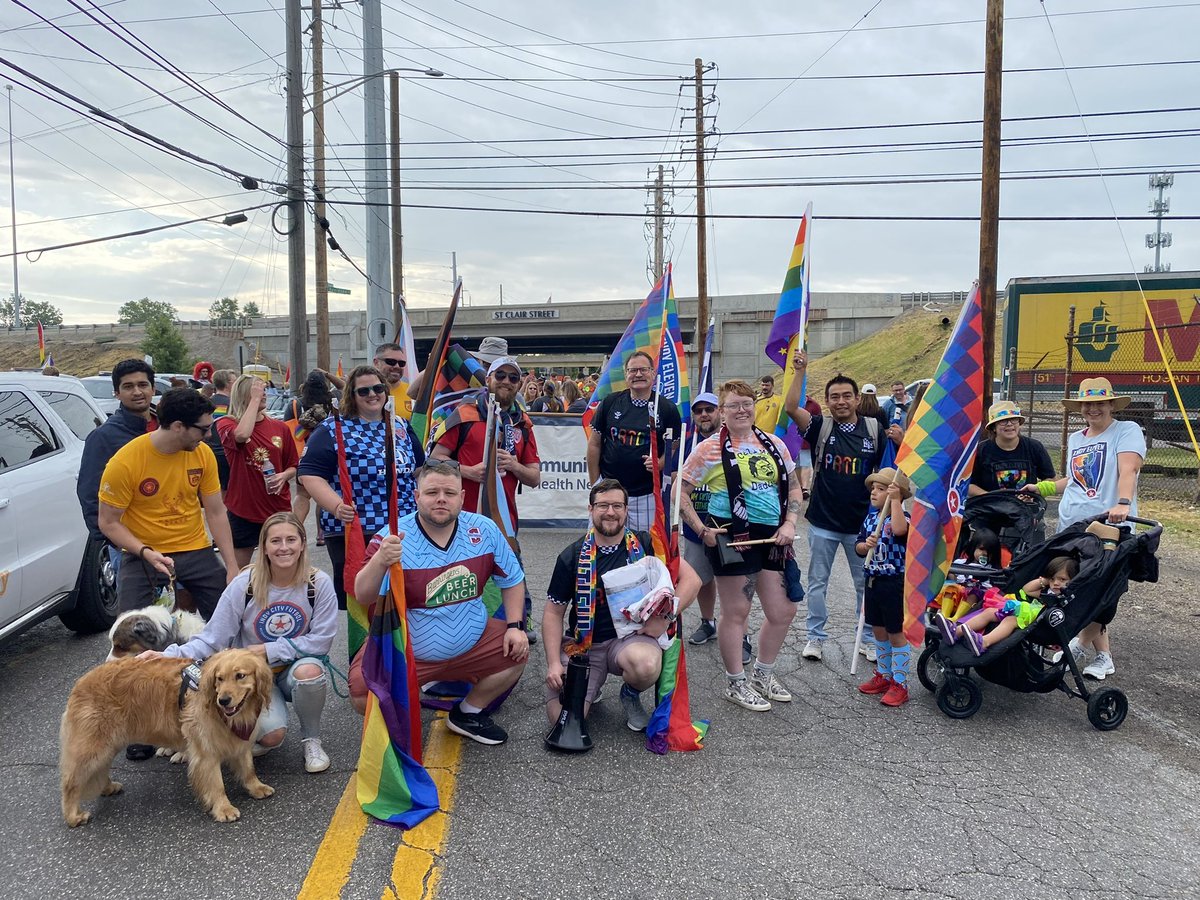 IndyEleven's tweet photo. Happy @indypride Parade Day! Thrilled to be marching with our friends @The_BYB @IndyCityFutbol &amp; @IndyGoBus!! https://t.co/Fr2UZYXImK