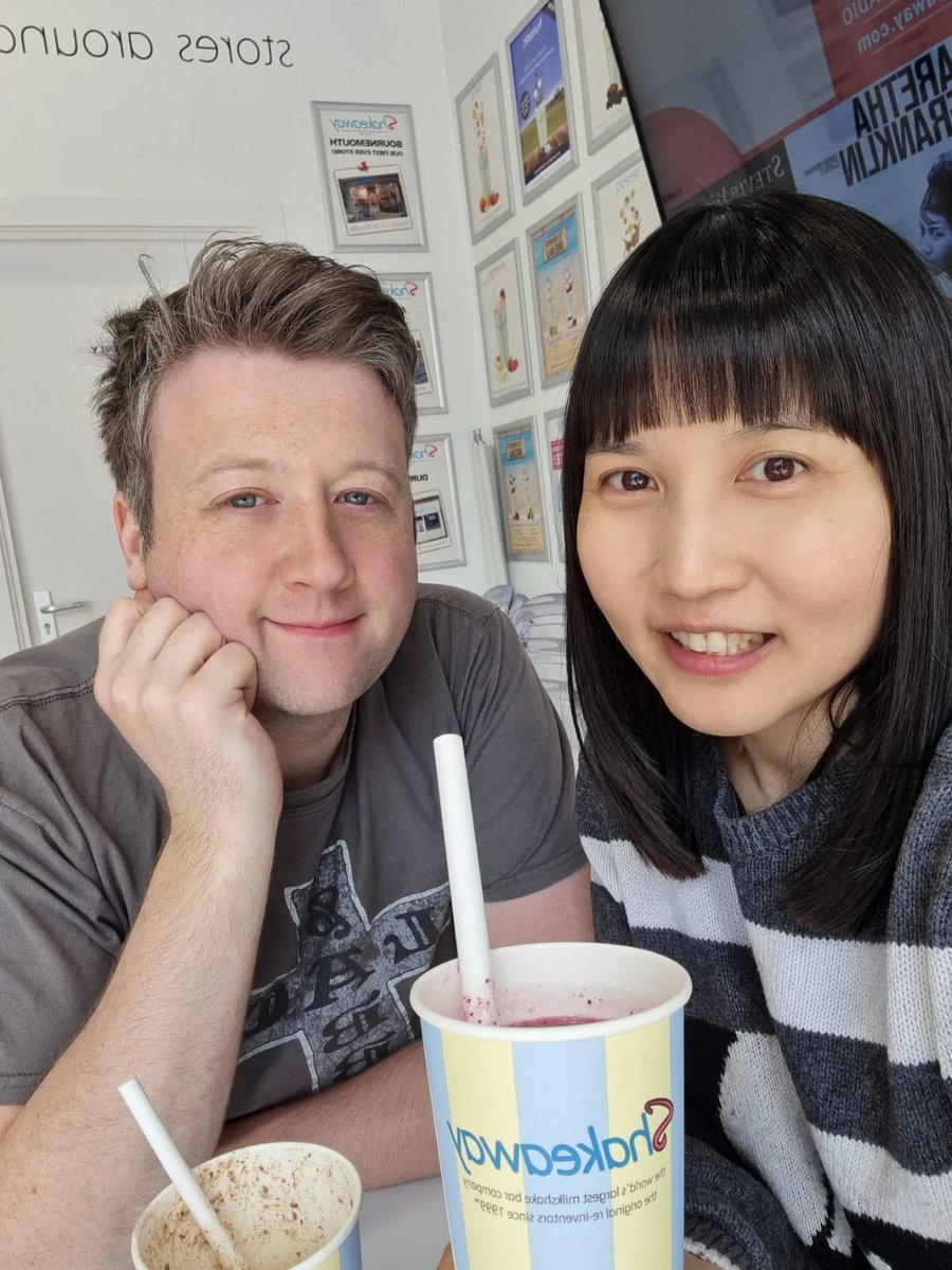 mattbirchdesign's tweet photo. Nice little afternoon trip with @bilingualmindy to the city, with a stop off in #ShakeAway. https://t.co/O2rWJ6yzWm