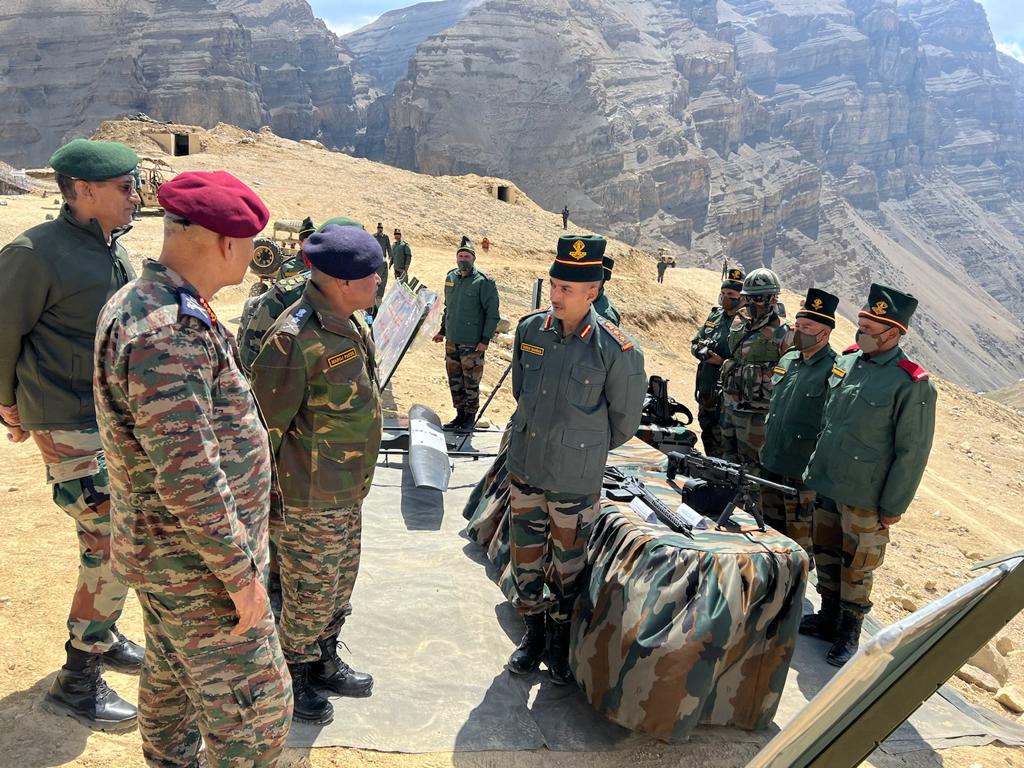 adgpi's tweet photo. General Manoj Pande #COAS visited forward areas of #CentralSector and was briefed by commanders on ground on the prevailing security situation. #COAS also interacted with troops & complimented them for their resoluteness & high morale.
#IndianArmy https://t.co/n604CFSCyh