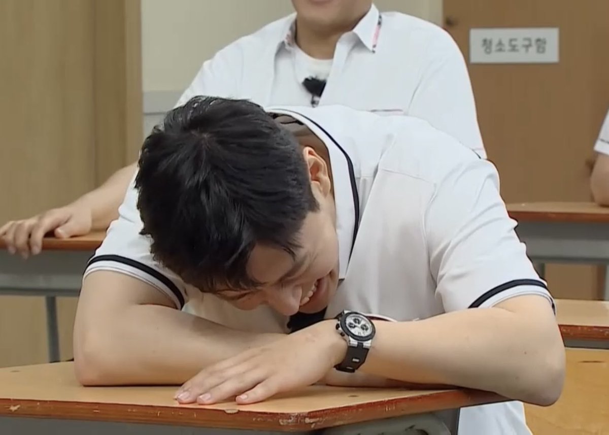 lovesky0221's tweet photo. 웃겨죽는 강하늘이 미치게 귀여움 https://t.co/4PpzZjRJGs