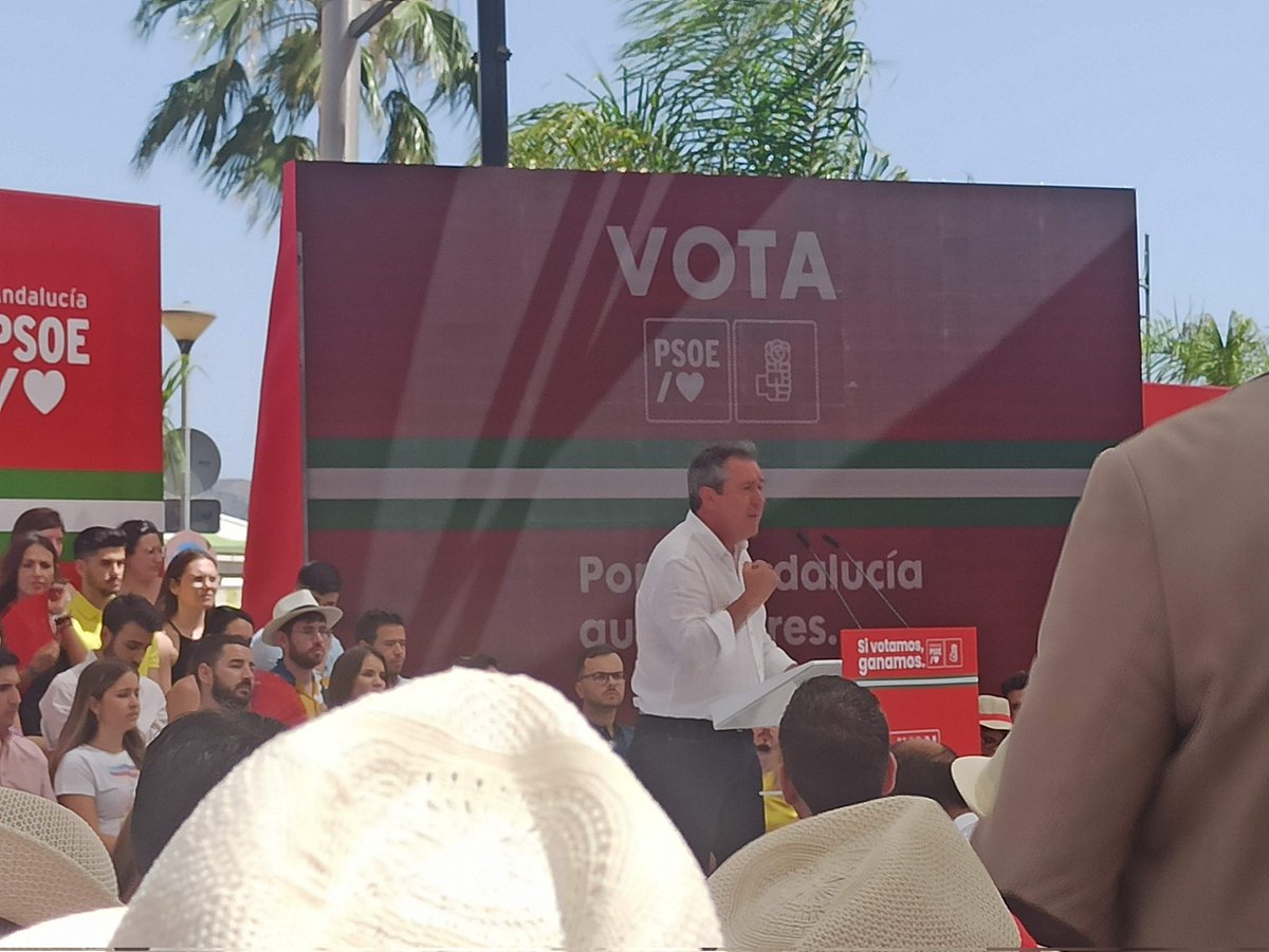 zorzalez's tweet photo. Gran mitin del @PSOE en Cártama. Nuestro presidente Pedro Sánchez y el futuro presidente de la Junta, Juan Espadas.
Socialismo en vena.
#SiVotamosGanamos #PSOE https://t.co/mEappkO9K0