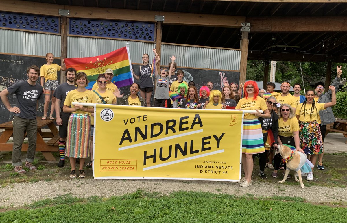 AndreaHunley_IN's tweet photo. 🌧 Rain or shine #TeamHunley is here for for @indypride ☀️ #SD46 #BoldVoice 🏳️‍🌈🌈 🏳️‍⚧️ https://t.co/ayDCCgvdsx