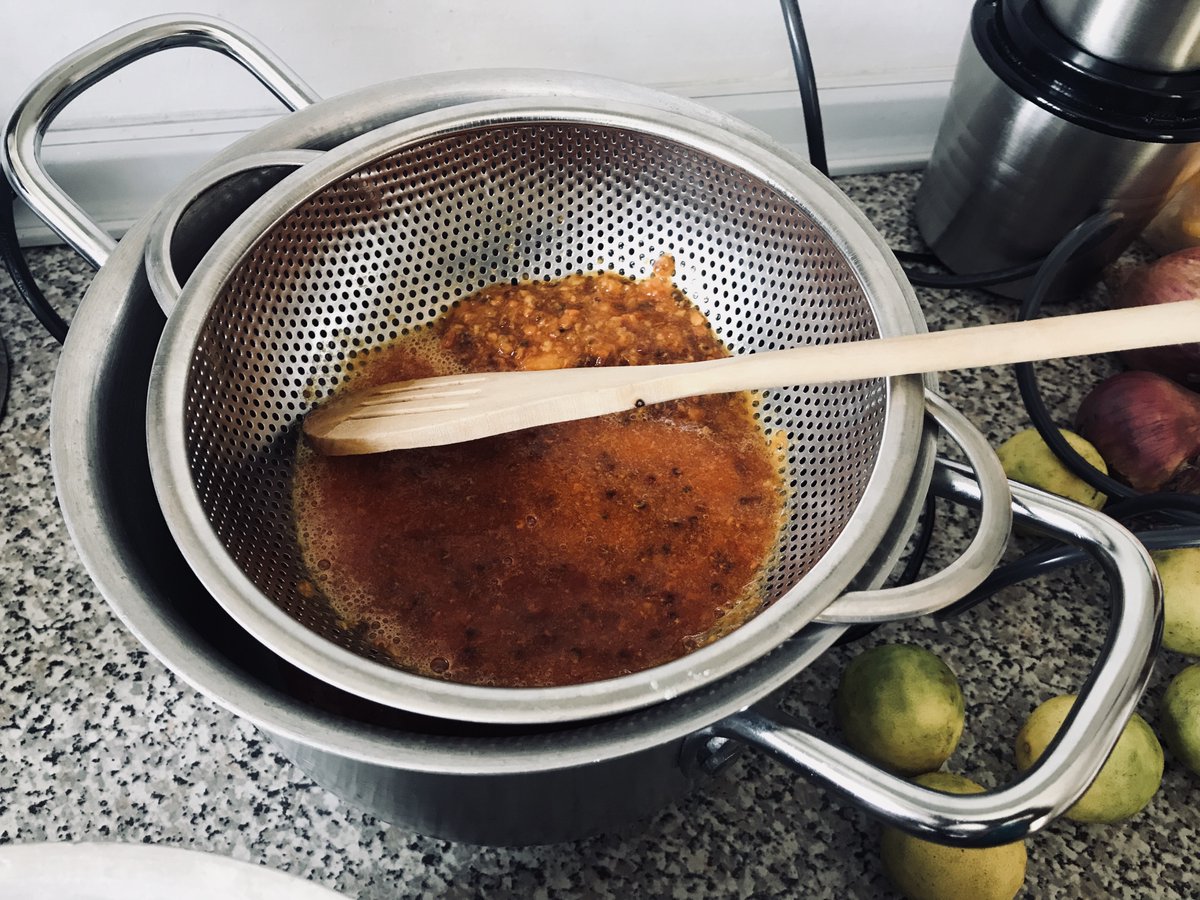 mehret_ina's tweet photo. 🧵on Beles ( #Cactus fruit/prickly pear)
It is Beles season. Normally, around this time, I would go crazy & buy beles on mass. I used the riper & older fruit for making jam (see pic below) & the fresh ones for snacks or just added them to Teff porridge.
#FamineFood
1 https://t.co/qrOajO5owo