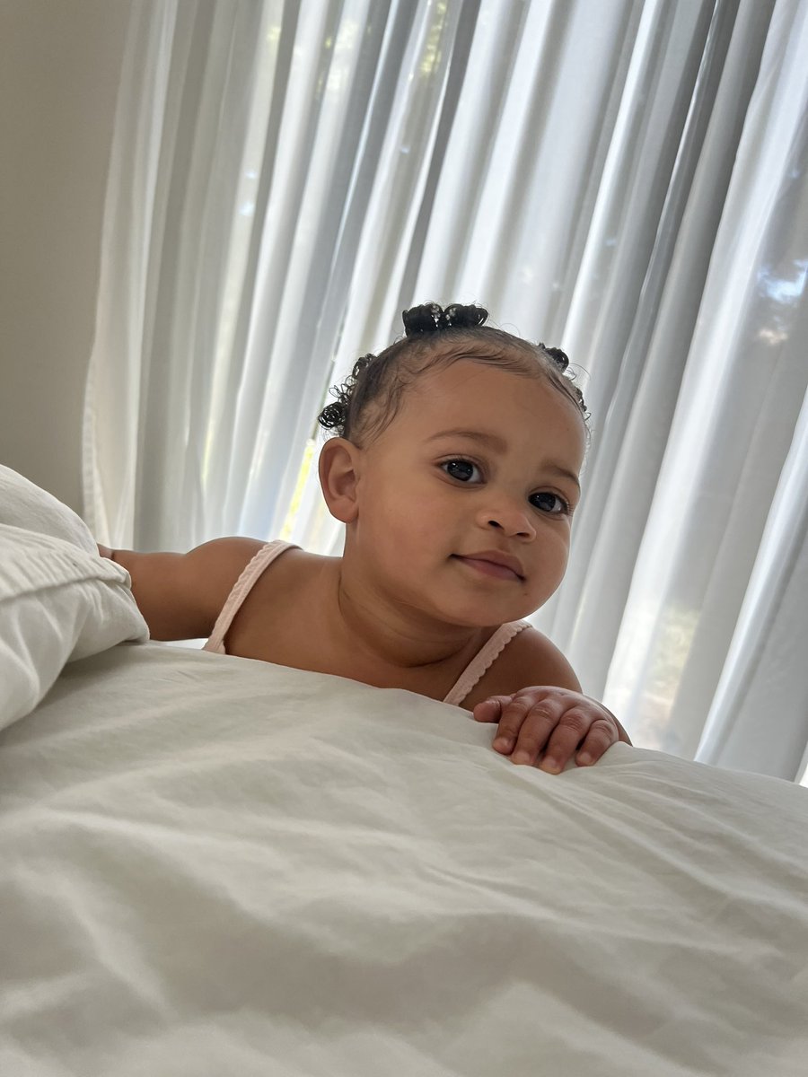 kat3c's tweet photo. angel baby https://t.co/RdQ1W2Ka5Y