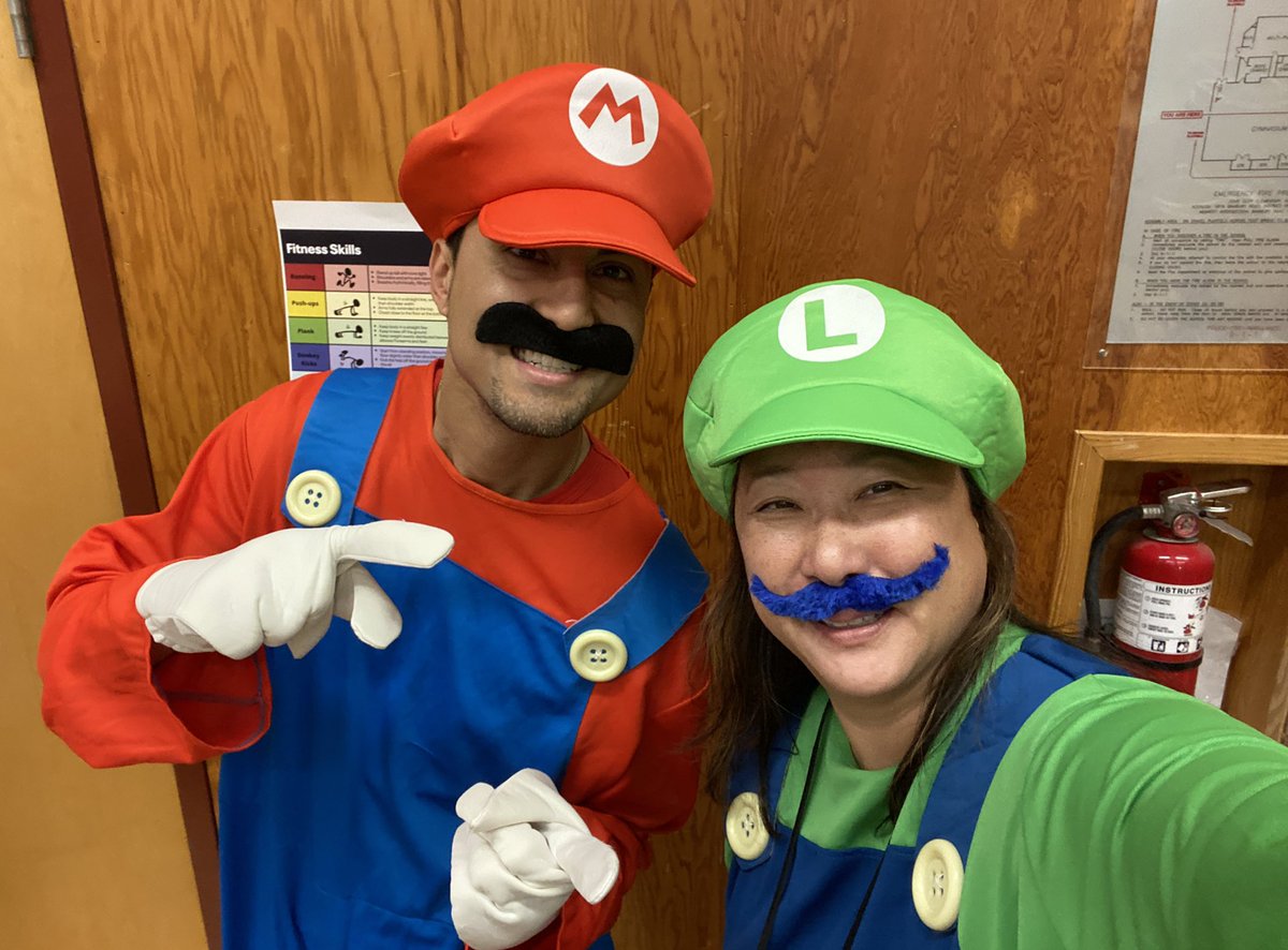 cove_cliff's tweet photo. Activity Day appearance by 80s video game Mario and Luigi! @NVSD44 https://t.co/d80XwgXdmE