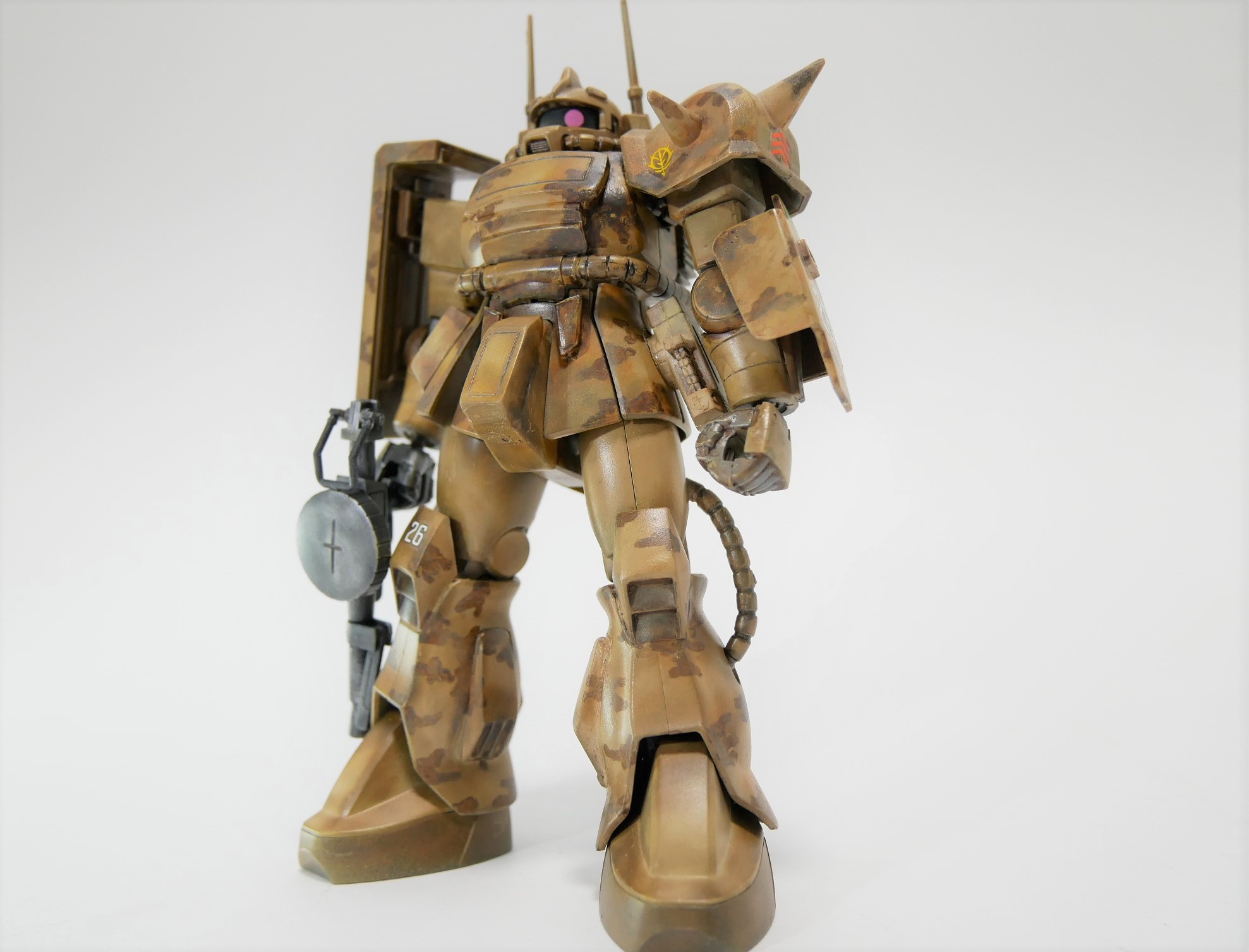 Suteteko76 今日発掘したのは Ms 06dザクデザートタイプ カラカル所属機 旧キットとhguc量産型ザク のコンパチです 最近の1 144のキットは 小っちゃいけど旧はマッシブ Mgとか出れば売れると思うんだけどな ガンプラ ガンプラ好きな人と繋がり