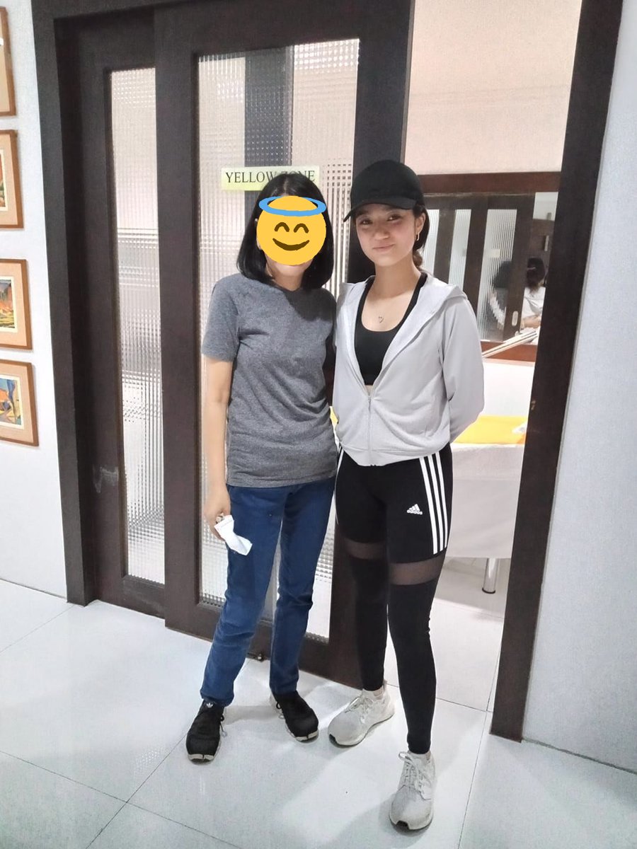 belledetulipes's tweet photo. BELLE !?!???!! in adidas gymwear is hot https://t.co/Fk70MlQv9X