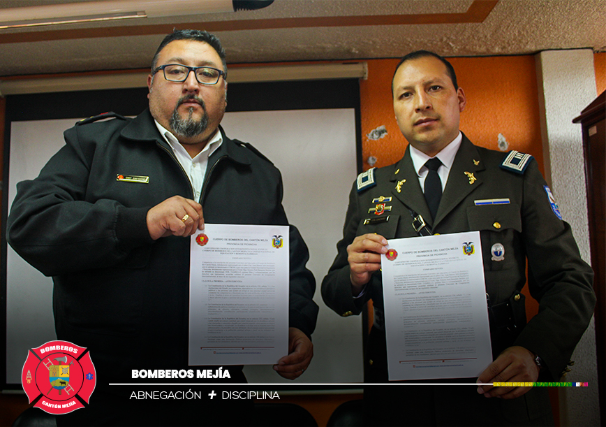 BomberosMejia1's tweet photo. Juan Barros, Jefe (e) del Cuerpo de Bomberos del Cantón Mejía 🧑🏻🚒🔰 y el Cptn. Telmo Constante, delegado de Unidad de Equitación y Remonta 👮🏽♂️🐎 suscribieron un convenio marco de cooperación interinstitucional entre el CBM y la UER 🫱🏻🫲🏼
#SomosBomberos
#TrabajamosPorTi
#Remonta https://t.co/2ap6d4SvIo