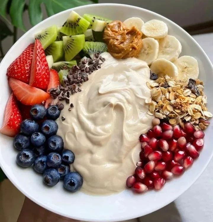 gupta_raoul's tweet photo. ☘️fruits and chocolate chunks with keto cream 🥗

Retweet if you like the combination 😇😋🙃 https://t.co/lKQMImaiax
