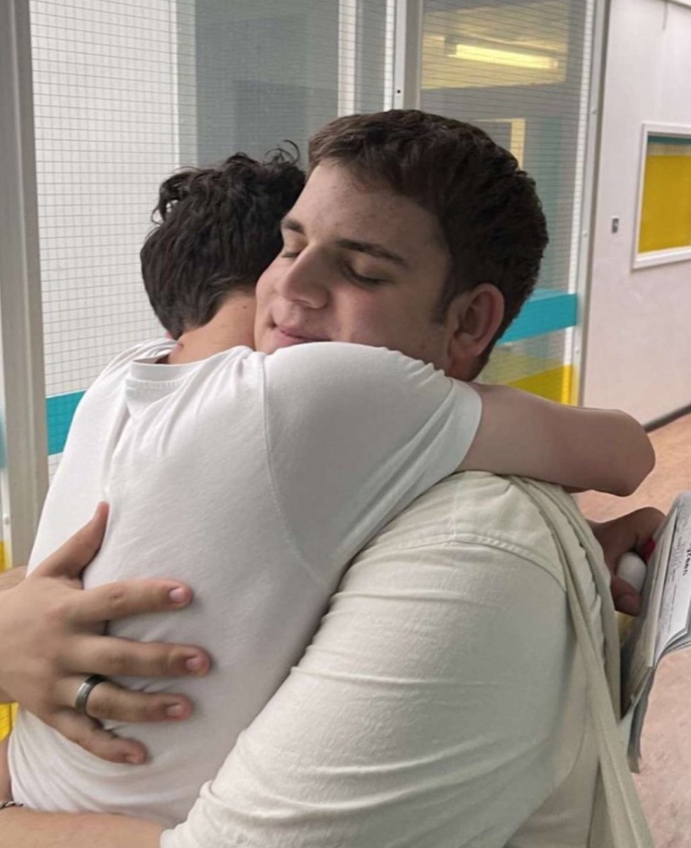 nicksfl0wer's tweet photo. no this is so adorable https://t.co/A073HaTVSS