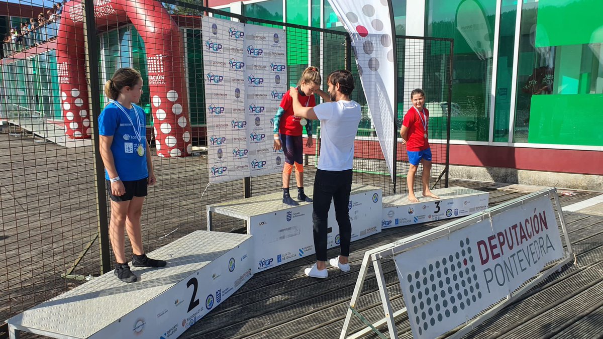 depo_es's tweet photo. Na entrega de medallas da II Competición da Liga Provincial de Pontevedra con máis de 600 deportistas #Verducido @gorkavigo #Piragüismo https://t.co/sKLxmV0cjE