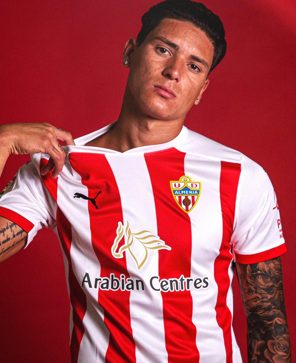 🇺🇾 DARWIN NÚÑEZ, EL HOMBRE RÉCORD 

📍Mayor venta de la UD Almería 
📍Mayor venta de LaLiga SmartBank
📍Fichaje más caro de la historia del Benfica
📍Segunda mayor venta del Benfica 
📍Fichaje más caro de la historia del Liverpool
📍El uruguayo más caro de la historia