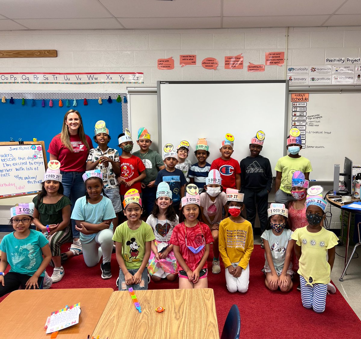 MsWilson_FHES's tweet photo. Last day of school!! Congrats 2nd graders 🎉 #fhhighlights https://t.co/mnY4vKi7ye