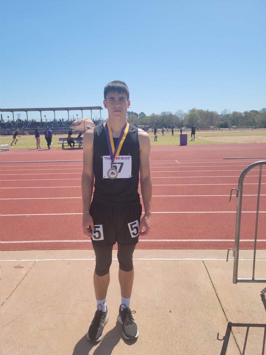 Congrats to Braylon Reece Avery Babbitt and Caleb Cartwright for making the <a href="/TXMileSplit/">Texas MileSplit</a> top 100 Sophomore list in the Triple Jump, Pole Vault and 300H respectively. Keep grinding. Sic'm!! <a href="/CoachHardeman/">Cedric Hardeman</a> <a href="/Tasha_Smith78/">Tasha Smith</a> <a href="/CHSRunningBoost/">ConroeHighBoysRunningBooster</a> <a href="/ConroeTigersFB/">Conroe Tiger Football</a> 
tx.milesplit.com/articles/31197…