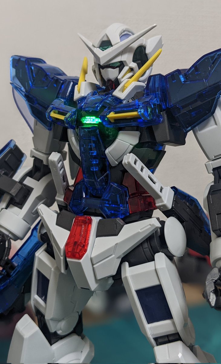 MGガンダムエクシア ソリッドリクリア とりあえず完成。 12年前はLED