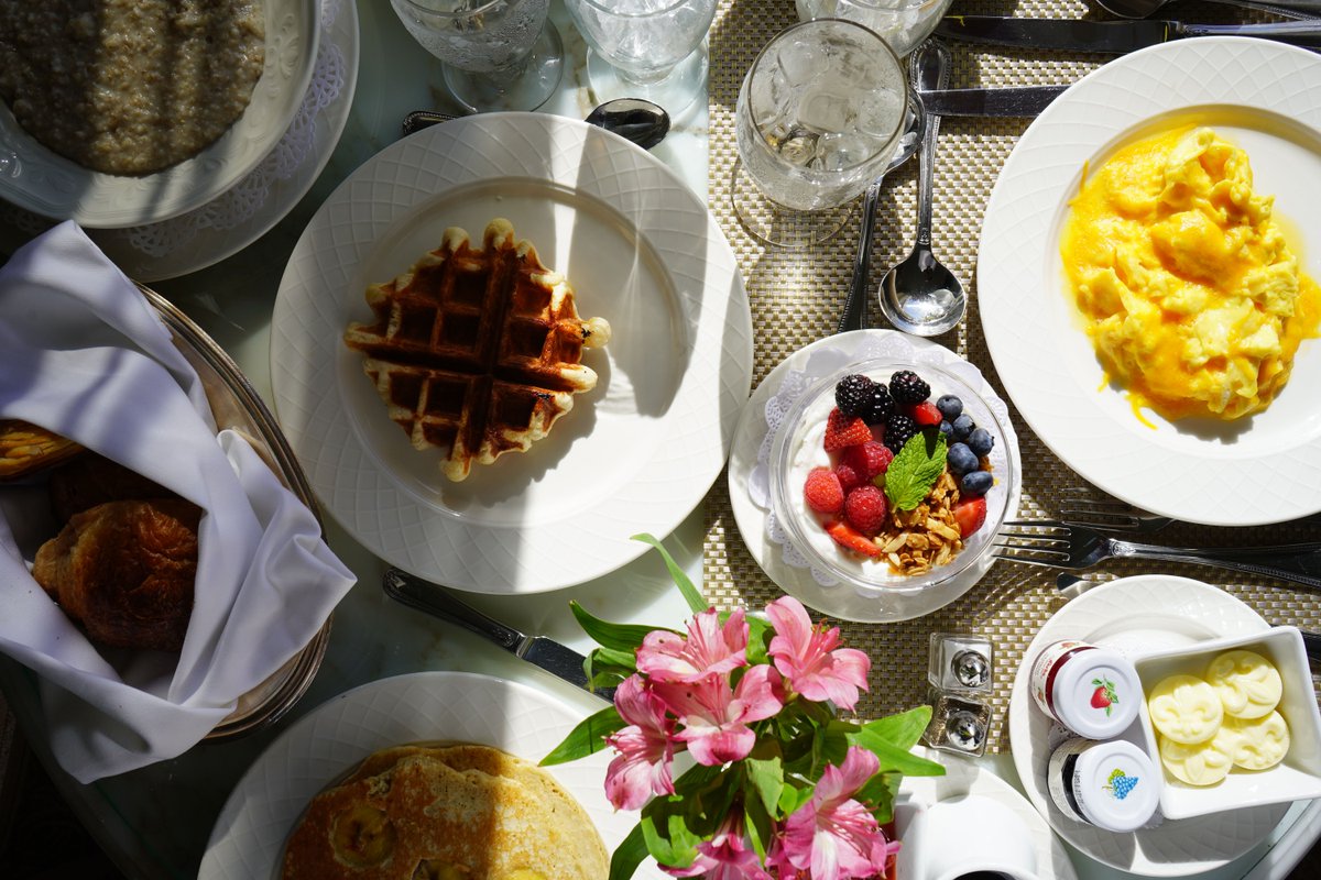 Let's breakfast in bed.
.
.
.
.
#BreakfastInBed #Breakfast #PreferredHotels #RoomService #SuiteService #SweetService #ExperienceWindsor