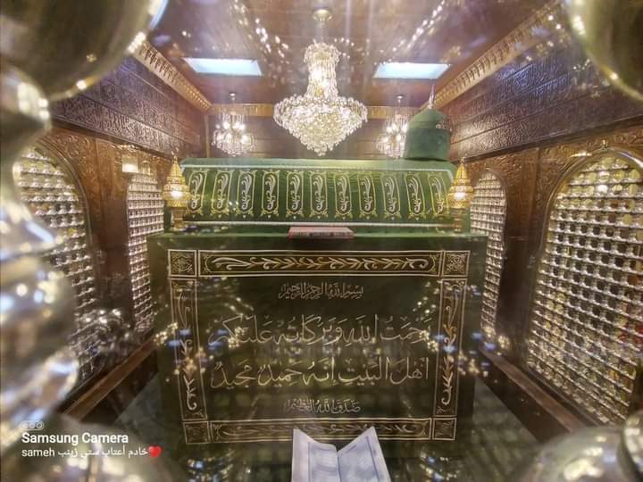 مقام الامام الحسين عليه السلام من الداخل💚

مدد ياولى النعم 💚