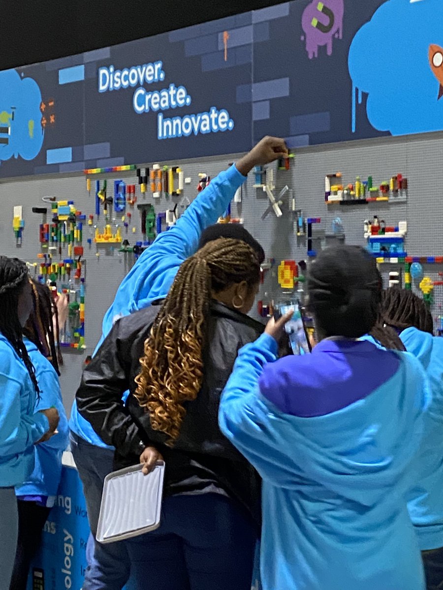 What a fab day judging at IET FIRST LEGO League final. Was blown away by the team presentations! #CARGOCONNECT @FLLScotland