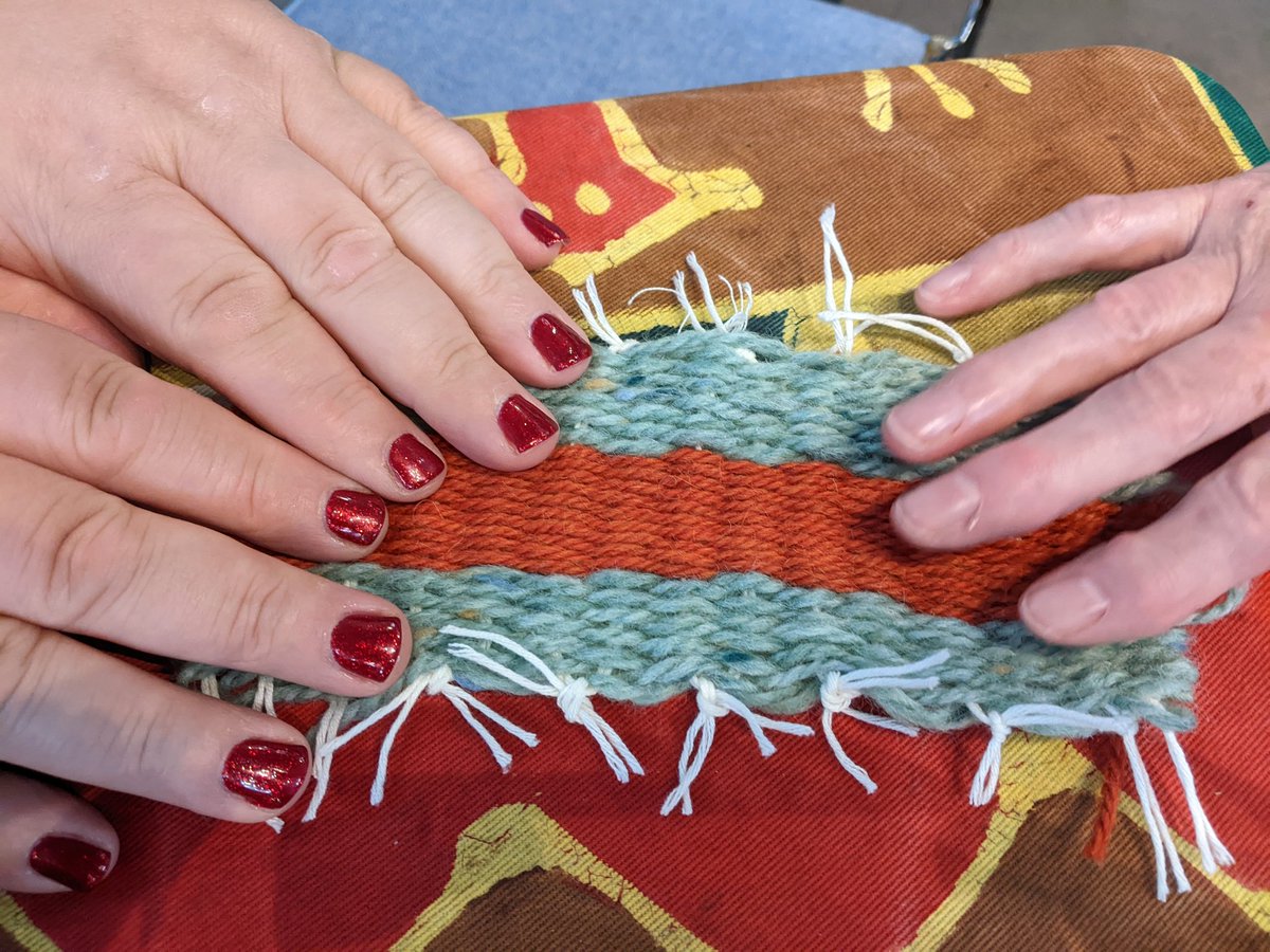 Thank you @anna_e_fisk for an engaging workshop on craftism, knitting as "flow".and as grounding, inter-generational links, and being knit-worthy.
<a href="/ionacommunity/">The Iona Community</a> #ColumbaFest #KnittingTwitter #Weaving