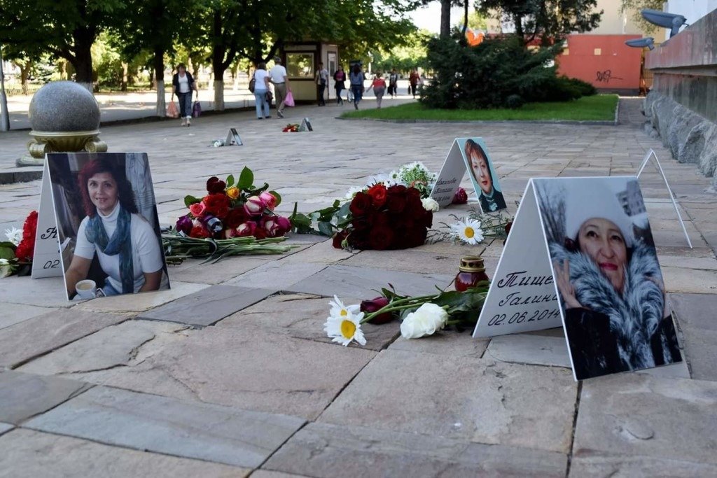 NebulaWandererE's tweet photo. @Chrisl137 @Tagesspiegel You didn't care about Ukraine 'till twitter and cnn told you to. Maybe you shouldn't have had, at least you wouldn't be such a hypocrite right now. Think these pics are fake, search them up yourself. https://t.co/zi0pEm5XXG