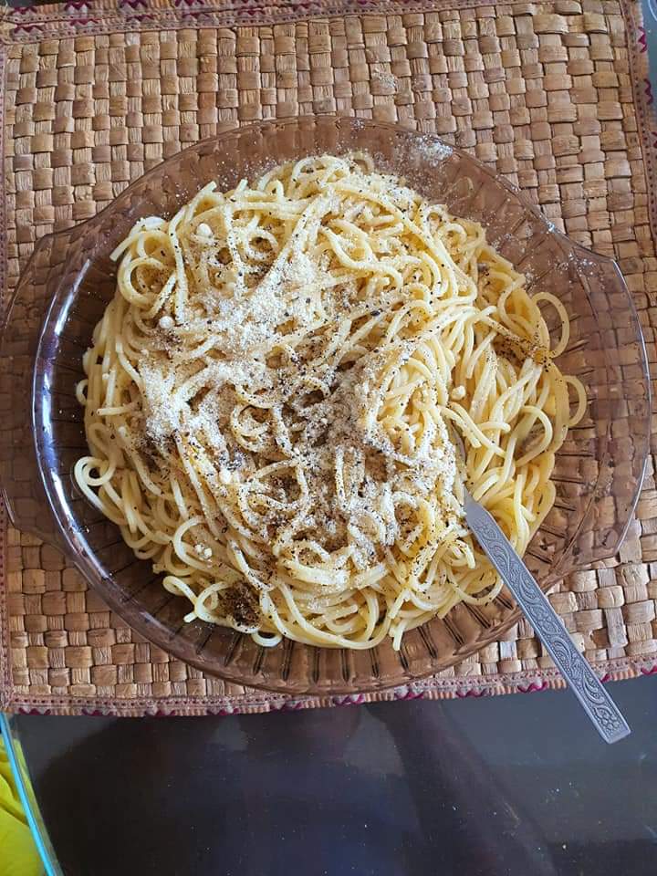 abbasrazvi's tweet photo. Cacio e Pepe is a pasta dish that literally translates into cheese and pepper. It exemplifies the use of simple, quality ingredients like cheese, butter,olive oil,pepper,salt and pasta, in perfect proportions to create something extraordinary.#Pasta #Italian #lockdowntimes https://t.co/OL04XGUpzh