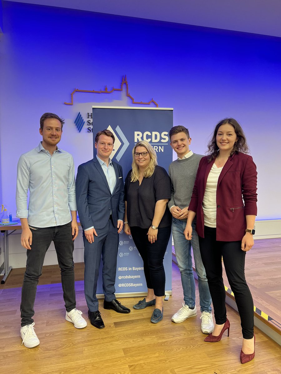 Heute beim <a href="/rcdsbayern/">RCDS in Bayern e.V.</a> - wir gratulieren Filip Blazert herzlich zur Wiederwahl als Landesvorsitzender. Gemeinsam kämpfen für die Anliegen der Studenten in Bayern 👩🏼‍🎓👨🏽‍🎓