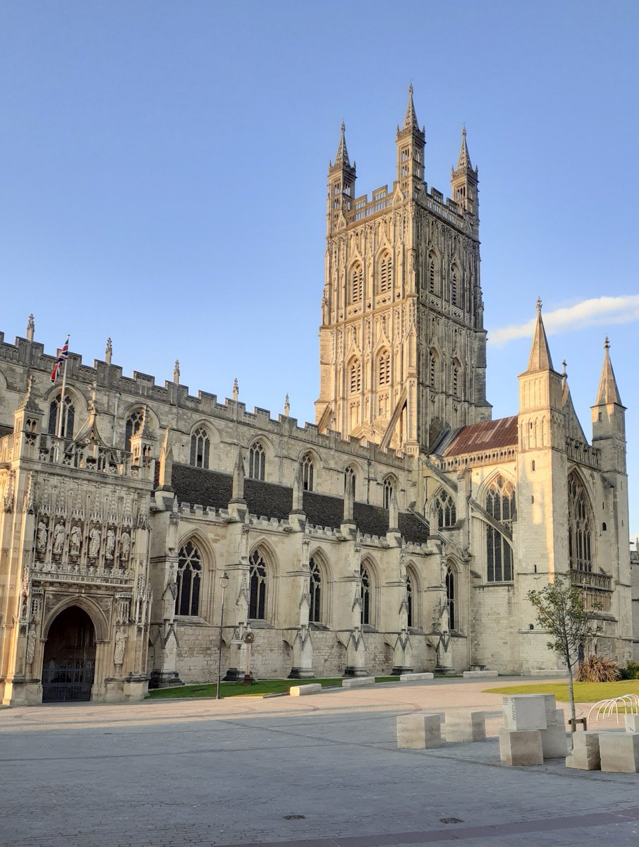 rob30303's tweet photo. Beautiful Gloucester cathedral @GlosCathedral #Gloucester https://t.co/dwd7779P6U