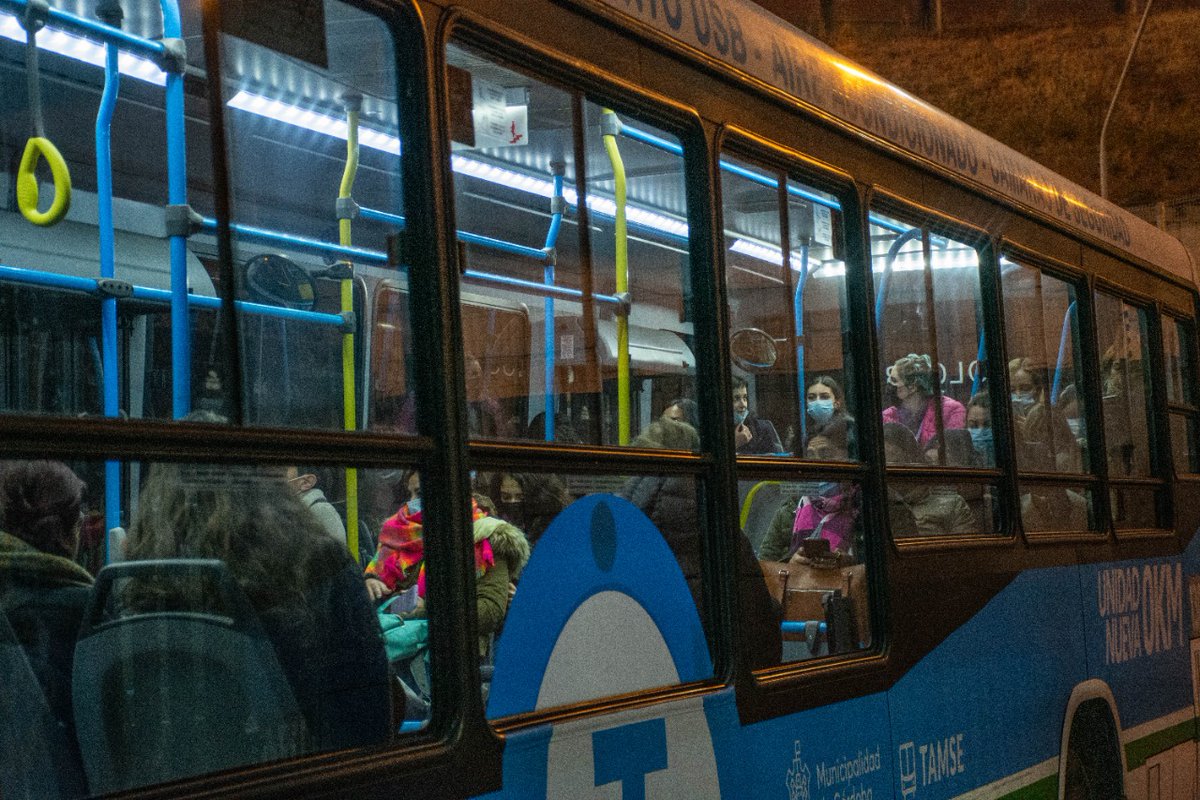 tamsecba's tweet photo. 🚌 Participamos de la Diplomatura Universitaria en Formación de Acompañantes Comunitarias contra la Violencia de Género, trasladando a las asistentes en nuestras unidades. 

#Diplo2022💜 https://t.co/IvLDzPqNsF