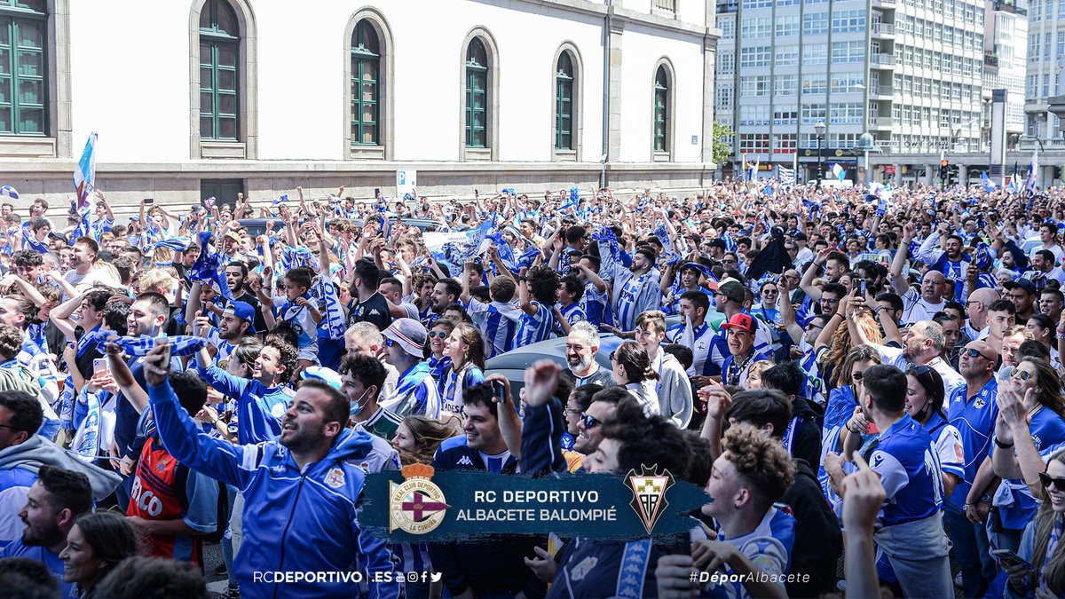 RCDeportivo's tweet photo. 🎶 "El camino a mi estadio es el más bonito del mundo" 🏟️💙 

🔥 #ONFIRECODÉPOR 🔵⚪️🔵 #ARiazorCoaBranquiazul 🔵⚪️🔵 https://t.co/kKkdOmY0Dn
