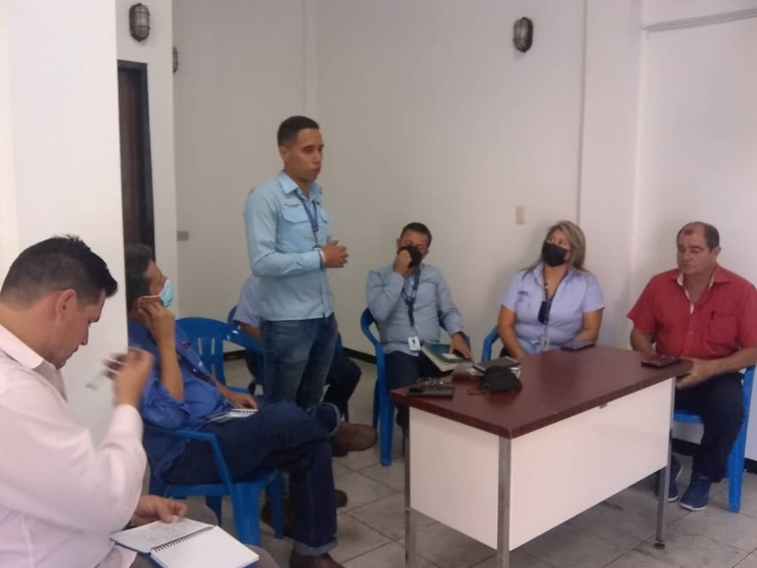 Alcaldía de Guásimos junto a CANTV llevaron a cabo una reunión con los lideres sociales y vocera de la mesa técnica de telecomunicaciones a fin de diseñar un plan de atención para los suscriptores que han reportados averías. Dicha jornada se inicia el próximo lunes 13/06/2022.