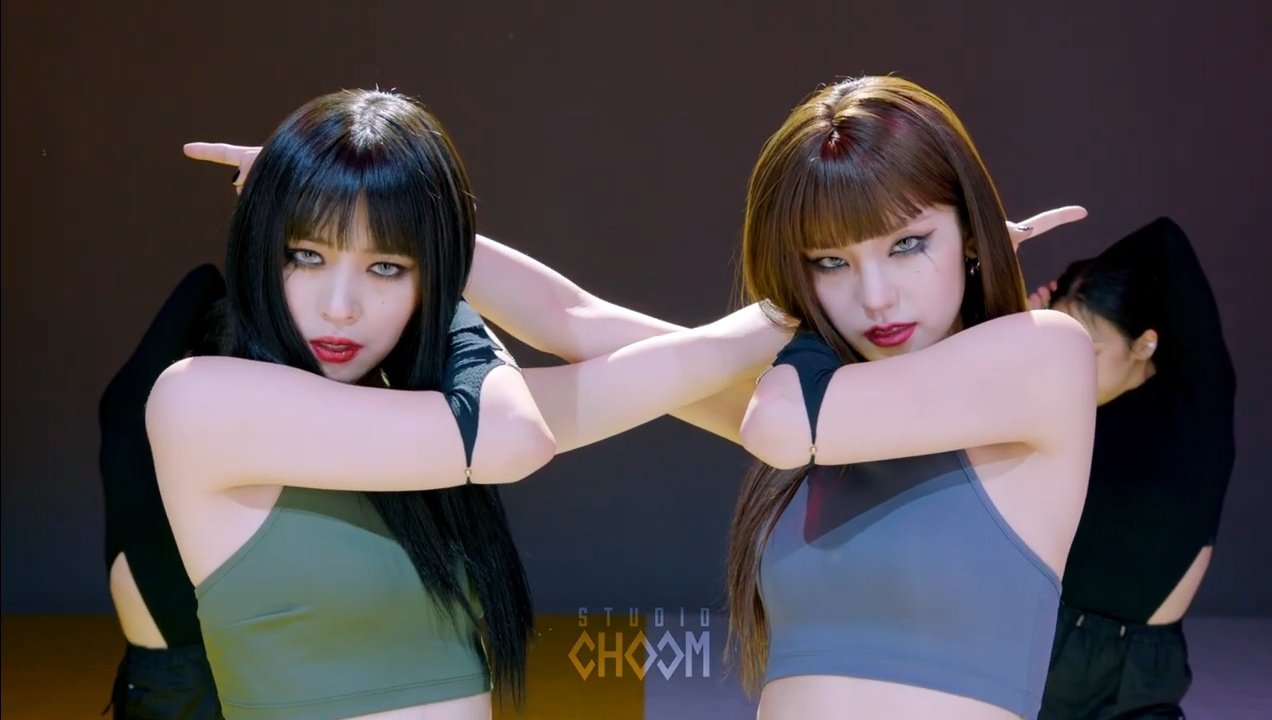 Yeji Ryujin Break my Heart myself