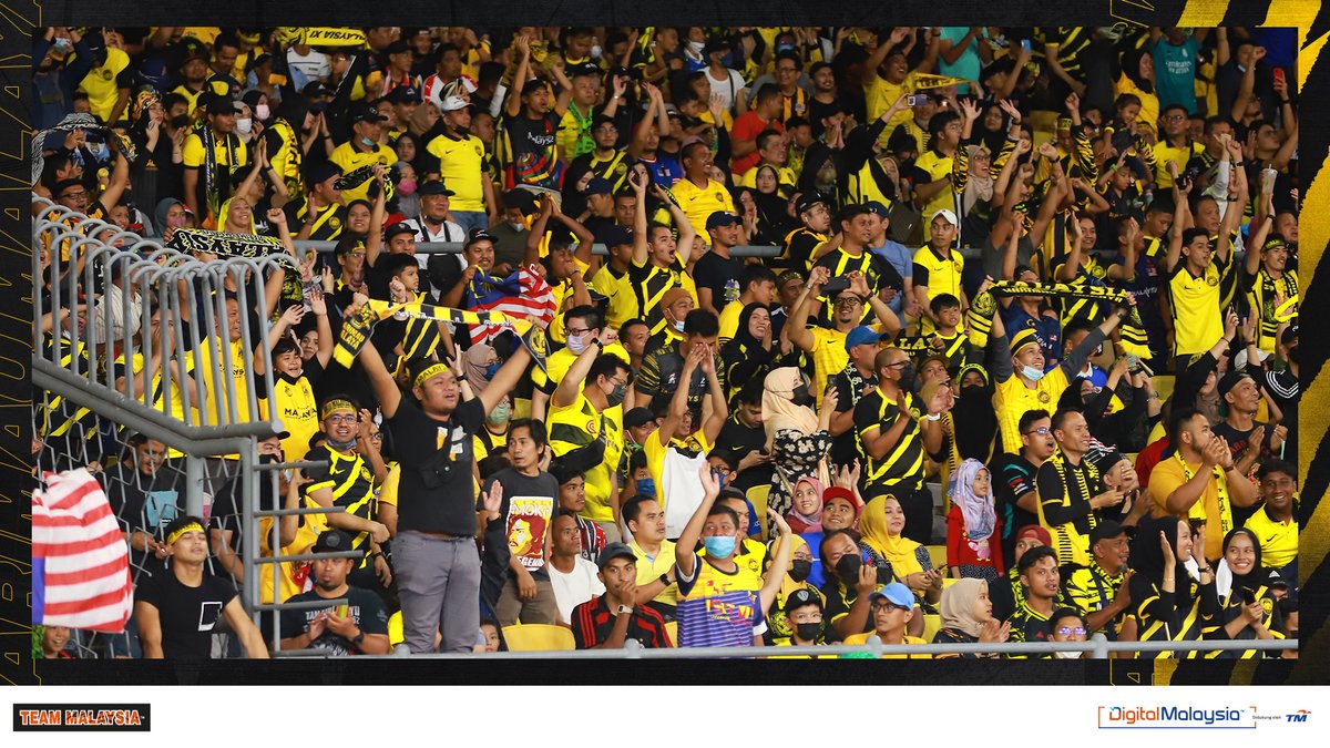 UnifiSports's tweet photo. #AsianQualifiers | #MASvBAH
π°
Kehadiran penyokong di Stadium Nasional Bukit Jalil malam ini: 63,925 orang. Terbaik semua ekor! π
π²πΎ 1-1 π§π
#KamiTeamMalaysia https://t.co/jePs1lS83j