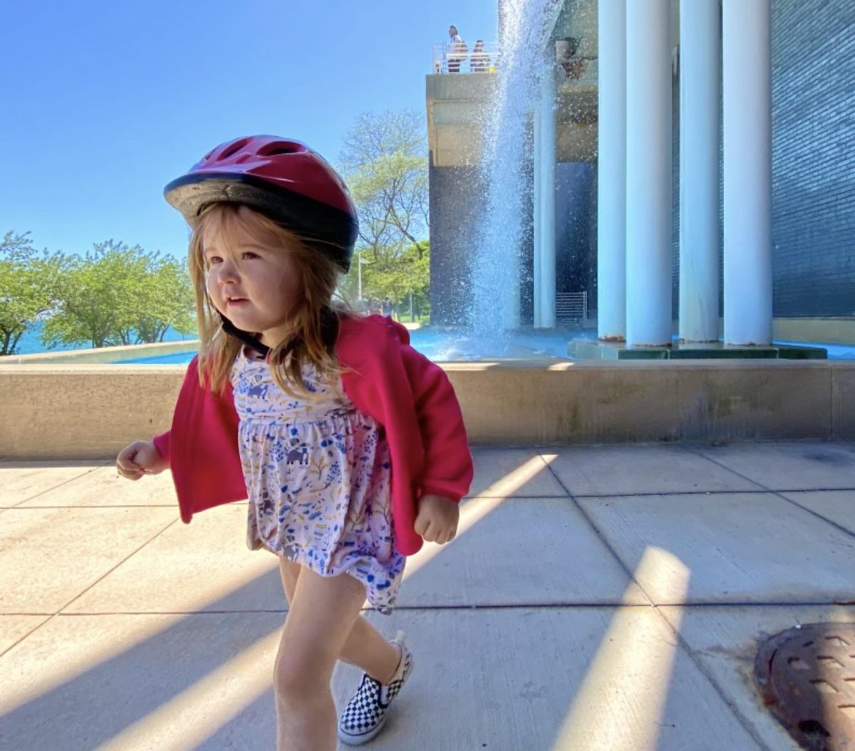 greenfieldjohn's tweet image. Lily Shambrook, killed by a semi driver while riding on the back of her mom's bicycle, "loved going for bike rides." CPD made this unimaginable loss worse by falsely blaming the mother in its initial statement. A safe streets rally is planned for Sunday.
chi.streetsblog.org/2022/06/10/cpd…