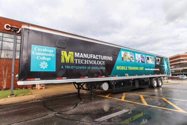 CorpCollege's tweet photo. Citizens Bank helps the College expand workforce training capabilities – including the Mobile Training Unit, a classroom and training lab on wheels, which brings training to area organizations and companies. https://t.co/qINiLtceYt https://t.co/h3JobXtzvQ